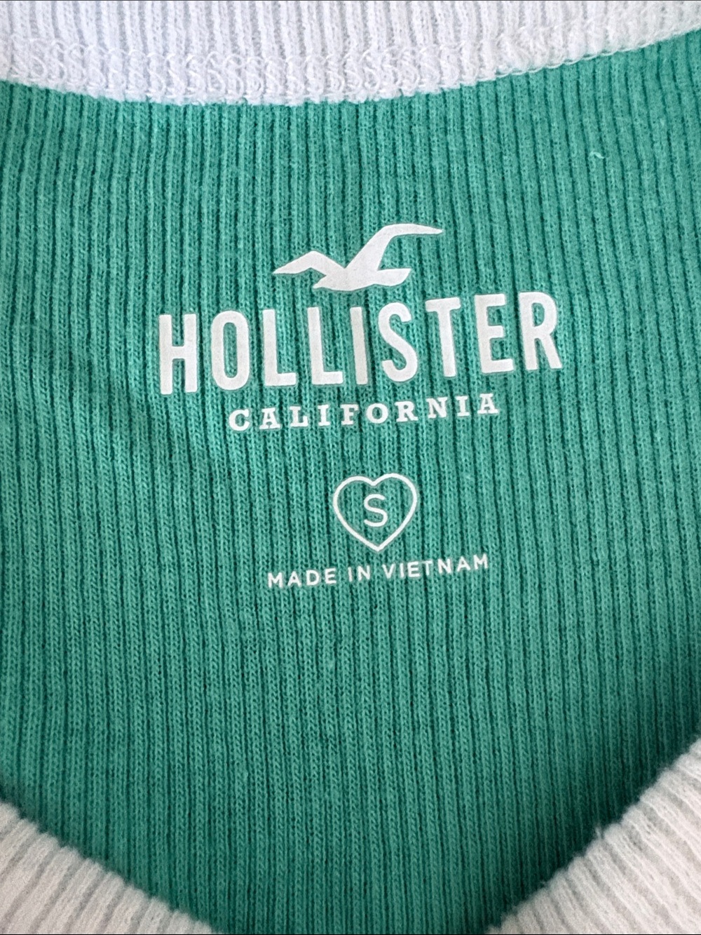 Hollister Green Ribbed Crop Tank with White Trim - Picture 3 of 3